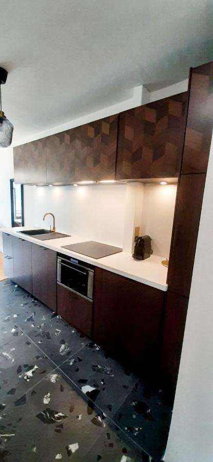 Le 119, Aix Les Bains - Grand Port - Vue Splendide Apartment *